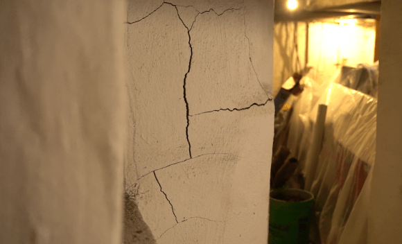 Basement wall cracks detail